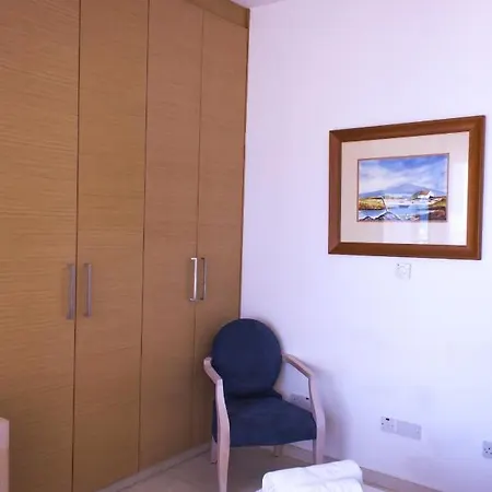 Pallinion Apartment Протарас